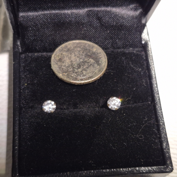 10kt Yellow Gold 3mm White Topaz Studs - Picture 5 of 5